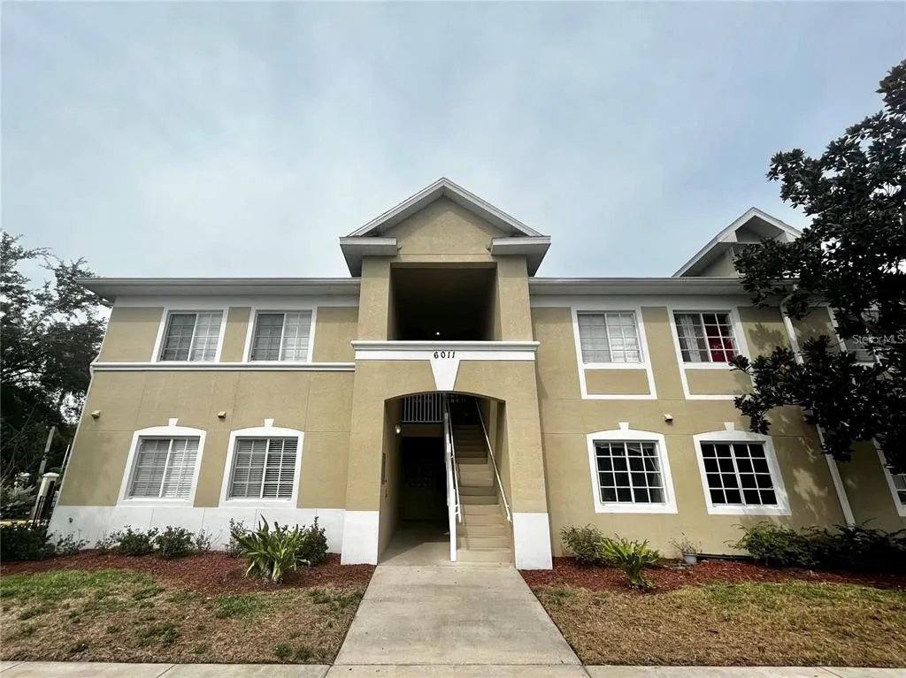 Apartment for rent at 6011 Skydale Way #201, Riverview, FL 33578