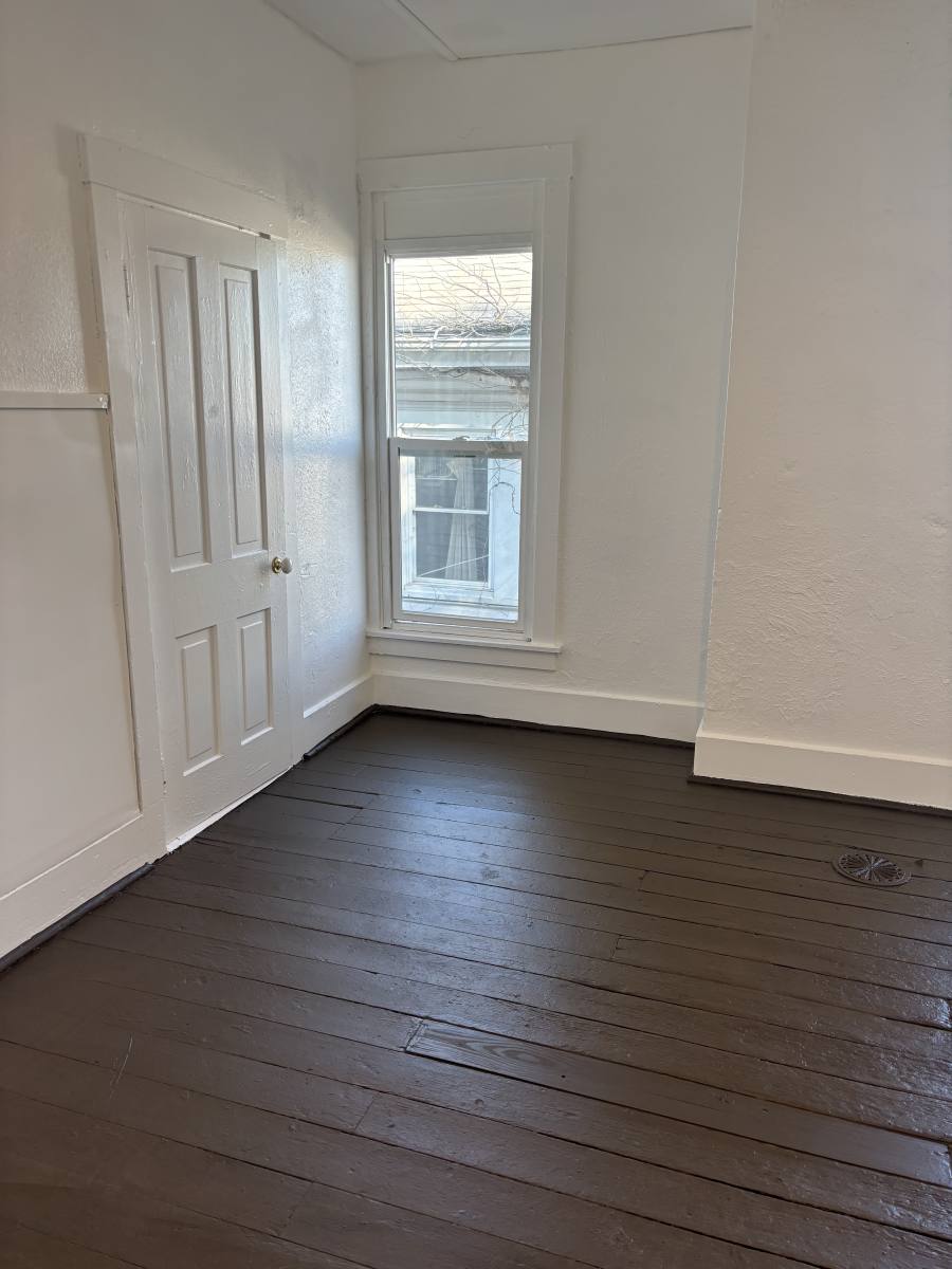 Apartment for rent at 213 N 6th St 1 2, Richmond, IN 47374