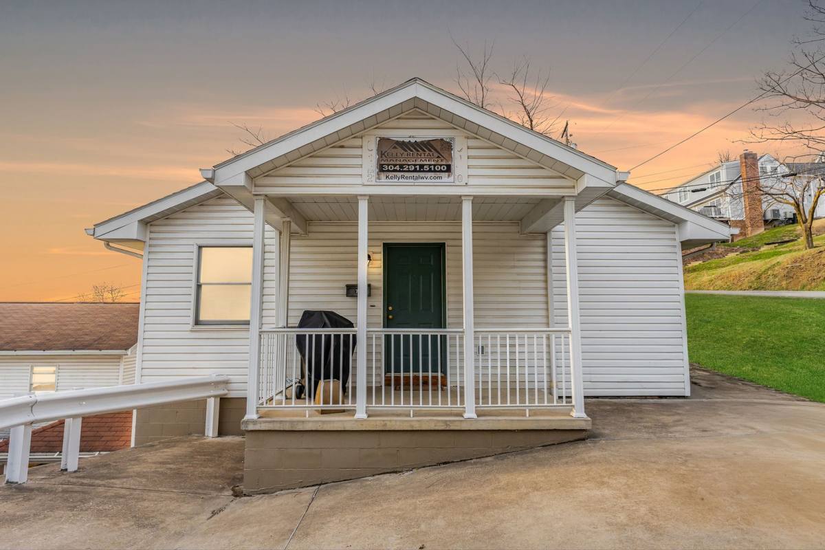 Apartment for rent at 415 Sharon Dr, Morgantown, WV 26505