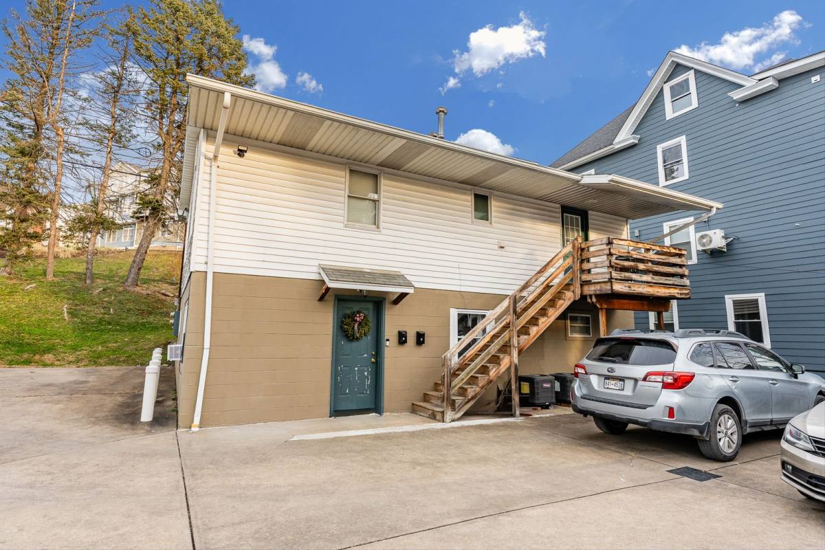 Apartment for rent at 415 Sharon Dr, Morgantown, WV 26505