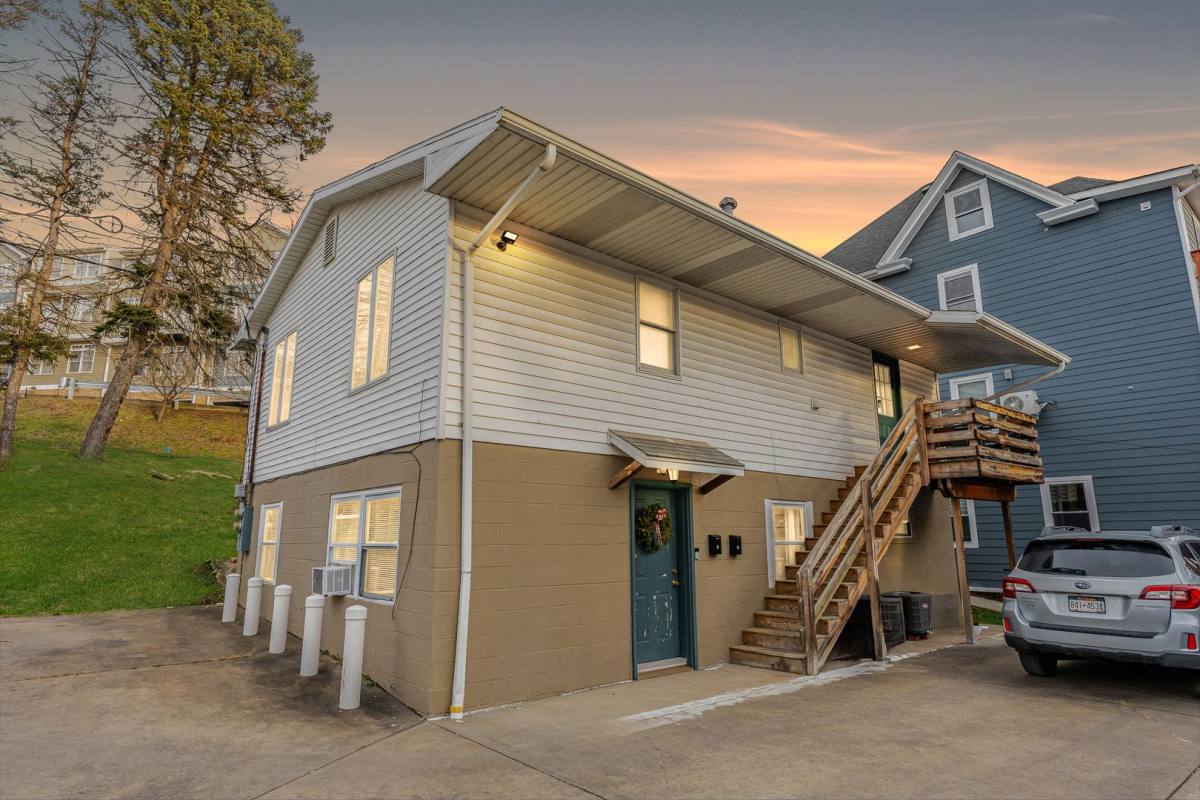 Apartment for rent at 415 Sharon Dr, Morgantown, WV 26505