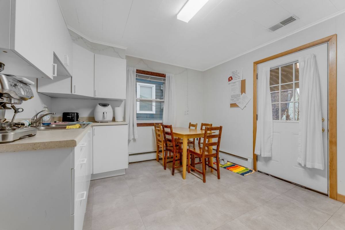 Apartment for rent at 415 Sharon Dr, Morgantown, WV 26505