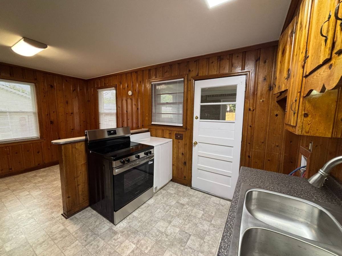 House for rent at 626 Lexington Ave, Cayce, SC 29033