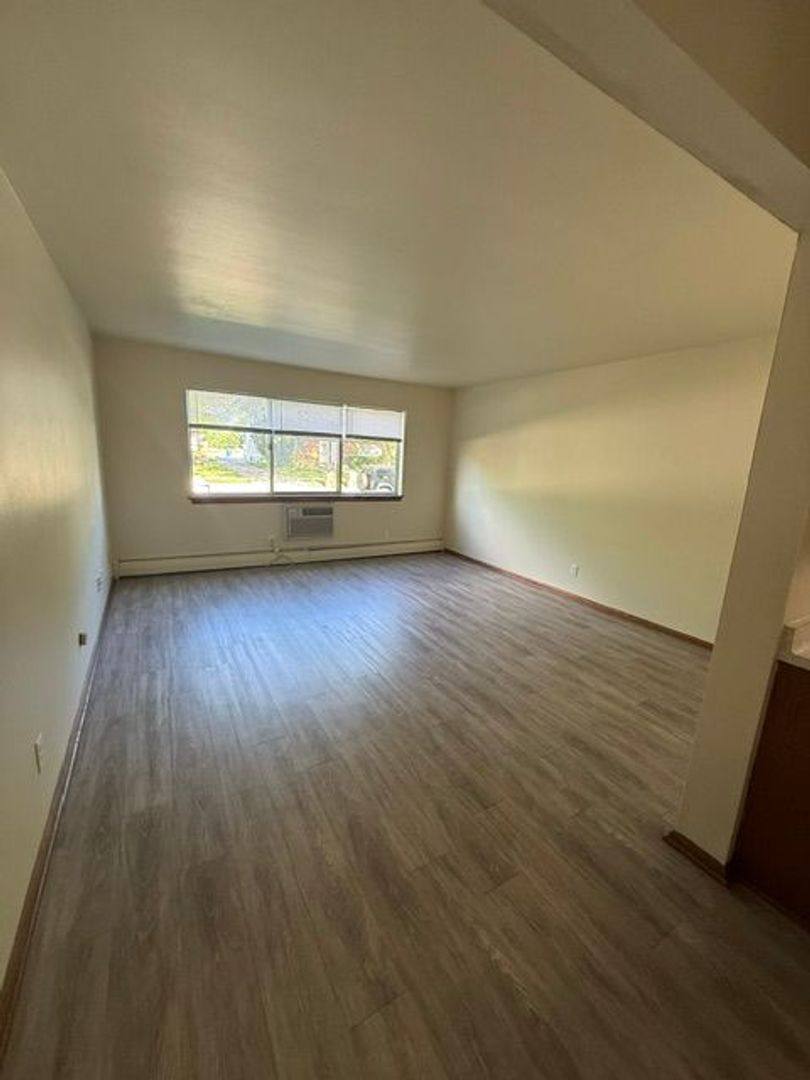 Apartment for rent at 5414 58th Ave, Kenosha, WI 53144