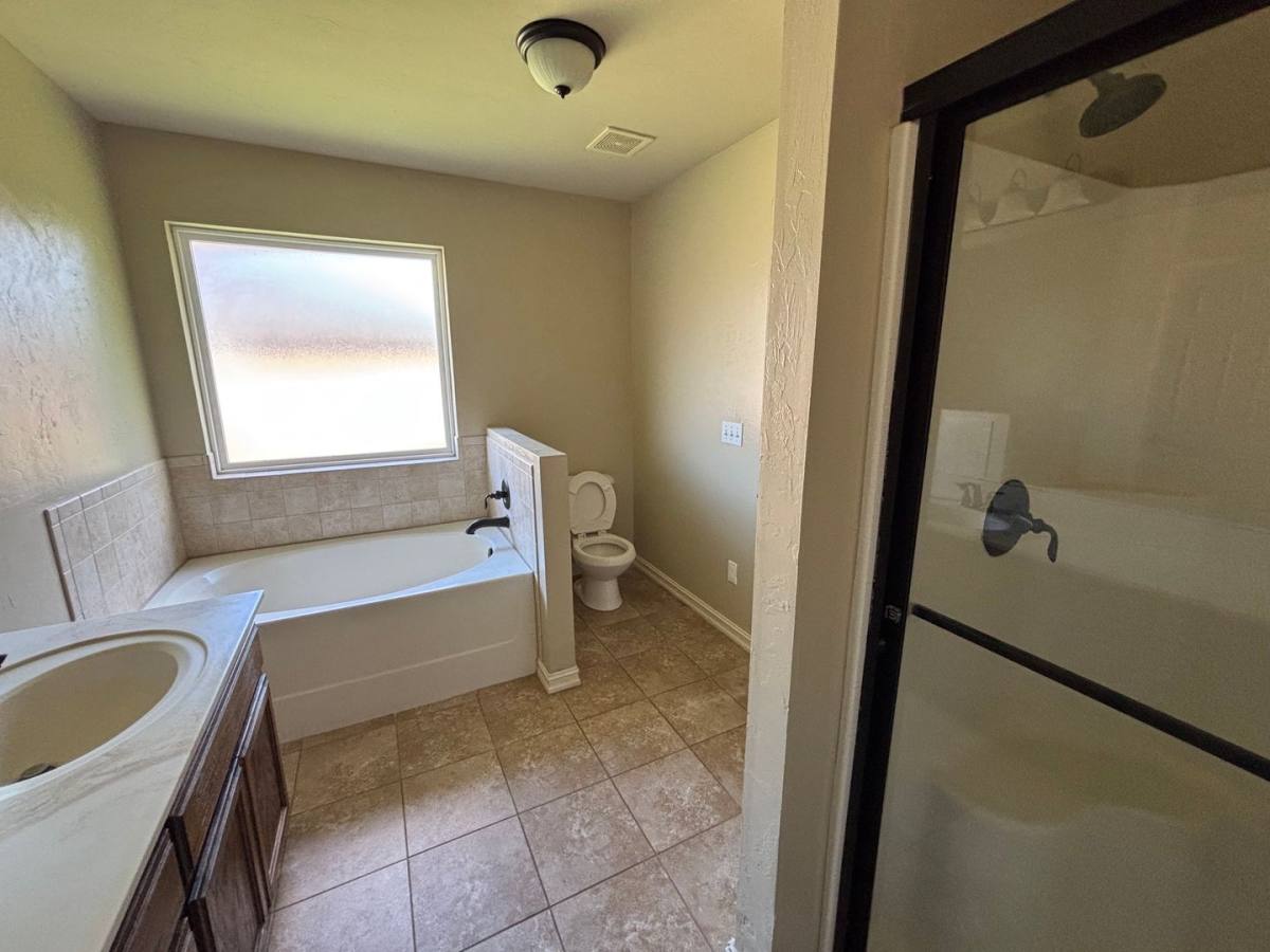 House for rent at 2109 Breakers W Blvd, Oklahoma City, OK 73128