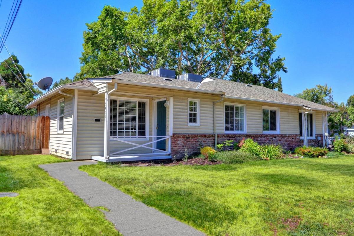 Apartment for rent at 5400-5402 Folsom Blvd, Sacramento, CA 95819