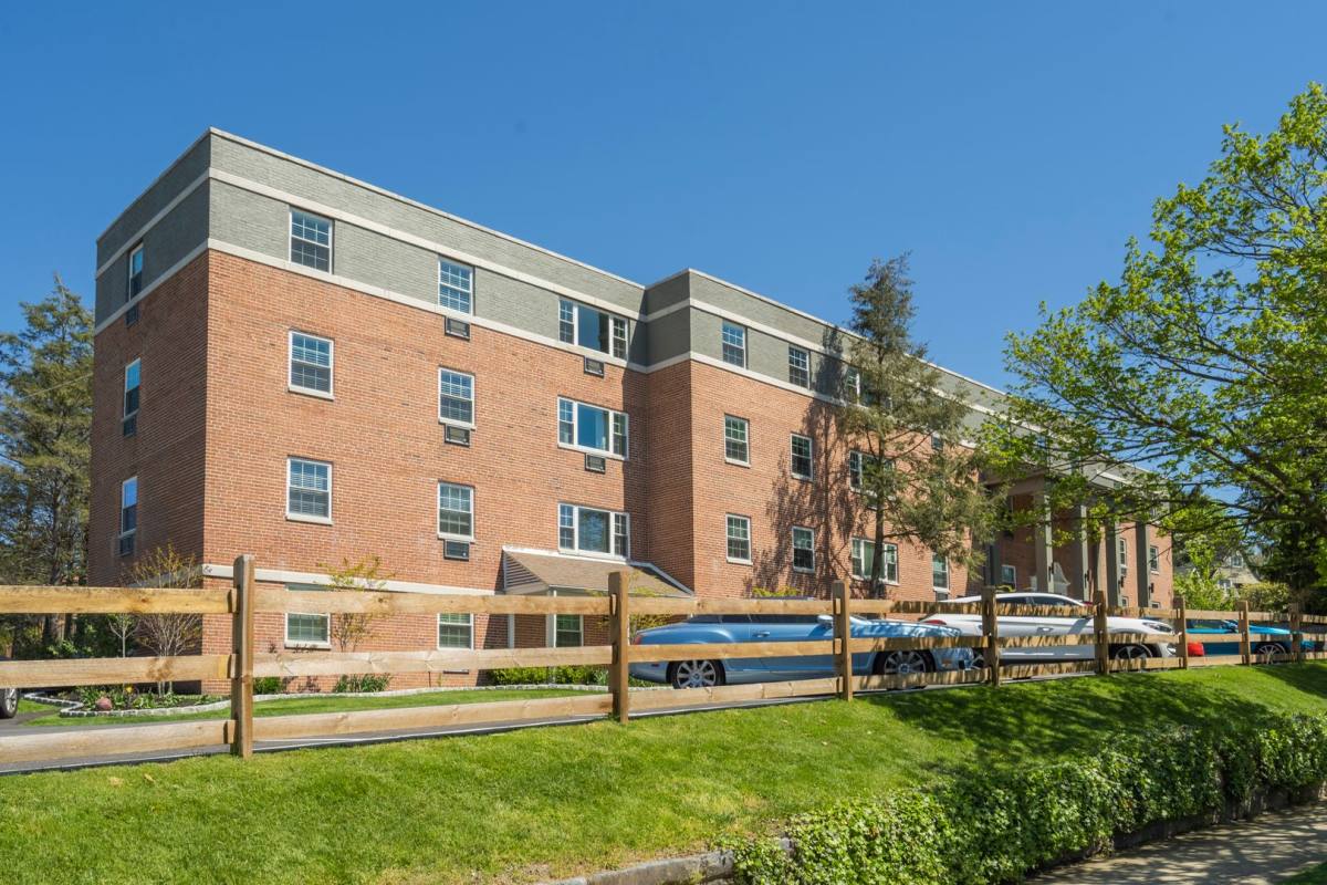 Apartment for rent at 100 Windermere Ave, Wayne, PA 19087