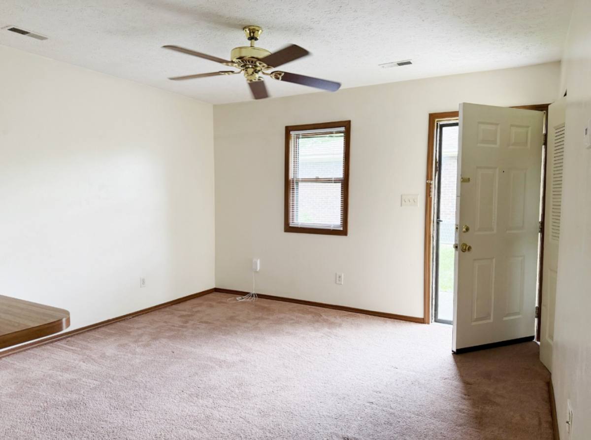 Apartment for rent at 914 915 921 922 926 Peppertree Lane, Owensboro, KY 42303