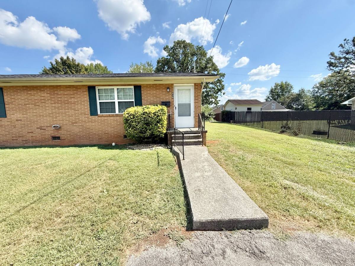 Apartment for rent at 838 Cherry St, Alcoa, TN 37701