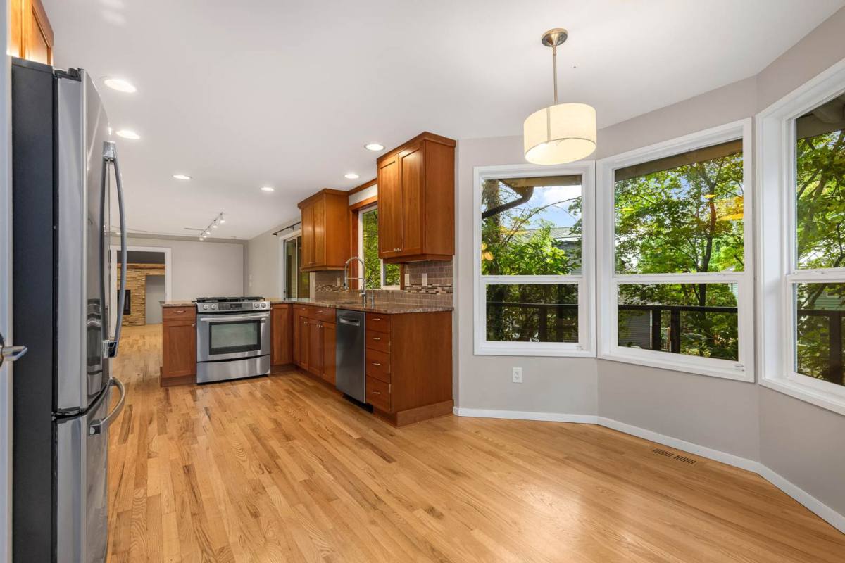 House for rent at 11402 NE 103rd St, Kirkland, WA 98033
