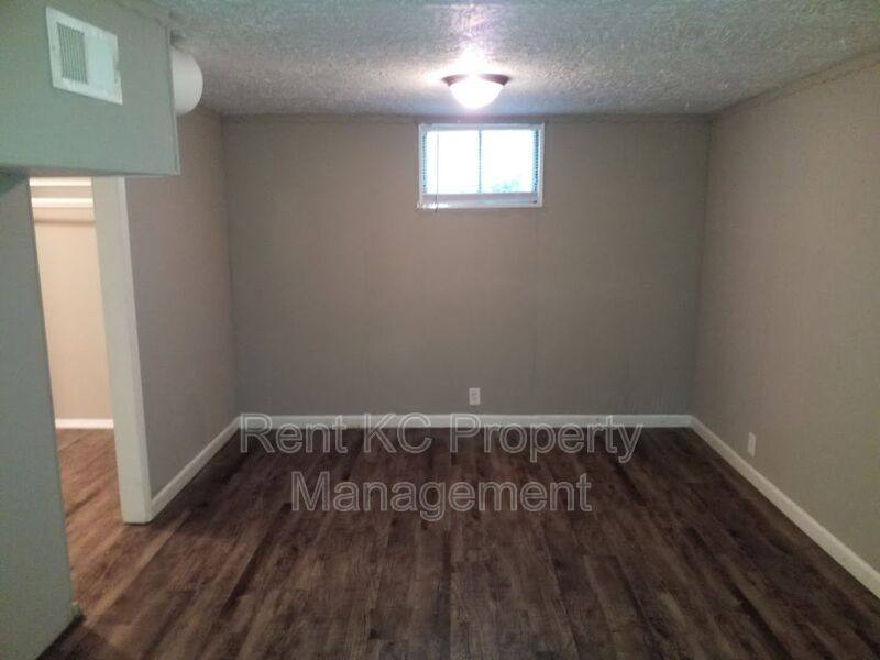 House for rent at 2920 S Northern Blvd, Independence, MO 64052