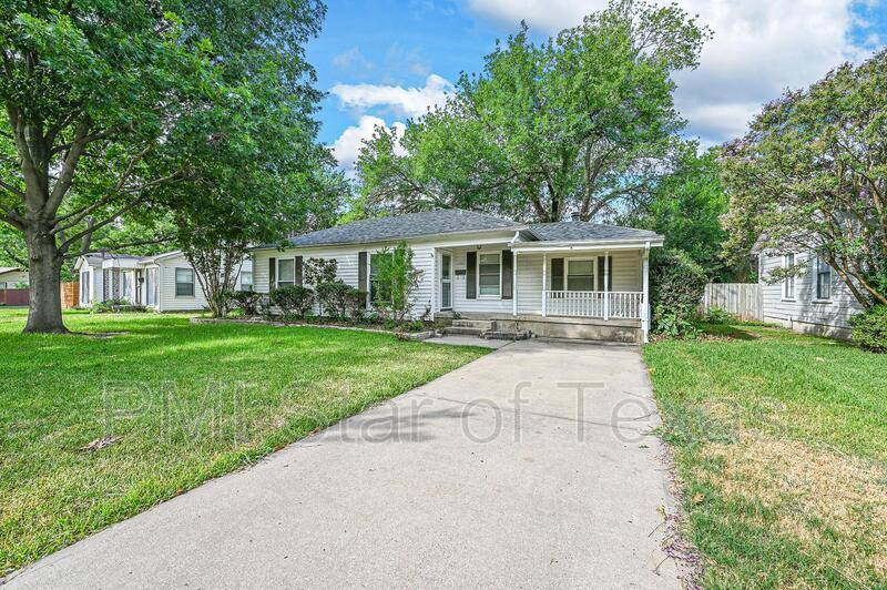 House for rent at 1321 Casa Vale, Dallas, TX 75218