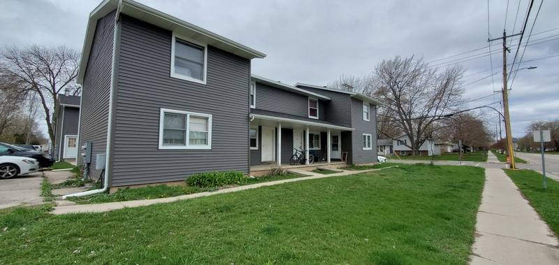 Townhouse for rent at 991 7th St #B, Menasha, WI 54952