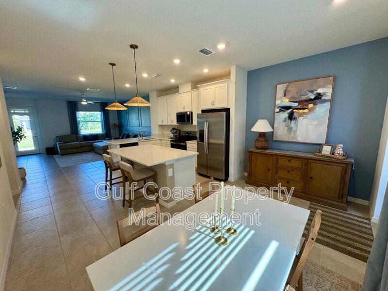 Townhouse for rent at 1908 Swivel Lane, Sarasota, FL 34240