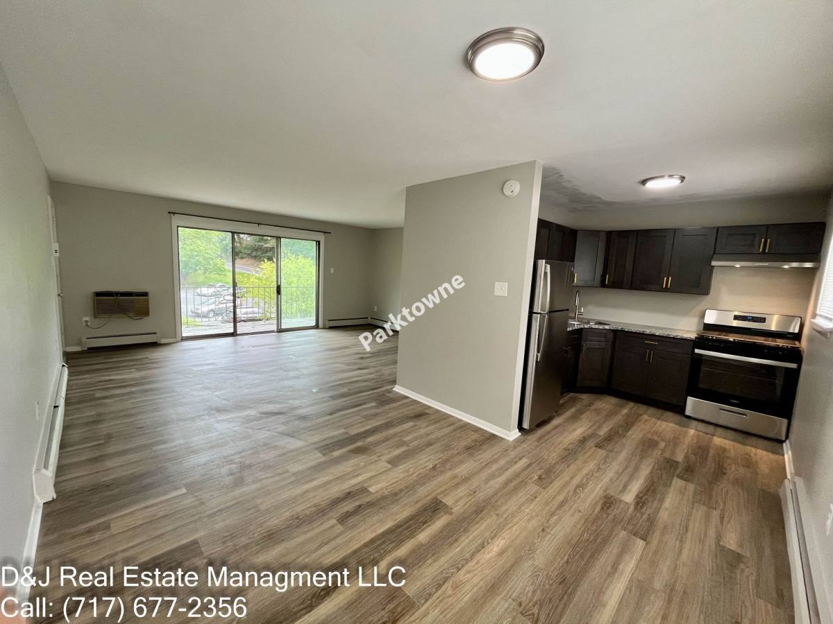 Apartment for rent at Parktowne, 3800 Elmerton Ave, Harrisburg, PA 17109