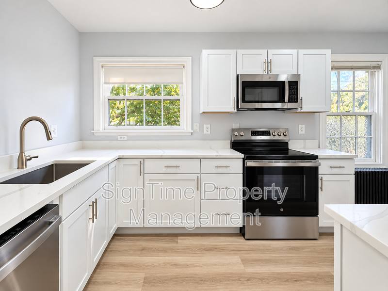 Apartment for rent at 245 E Irvin Ave, Hagerstown, MD 21742