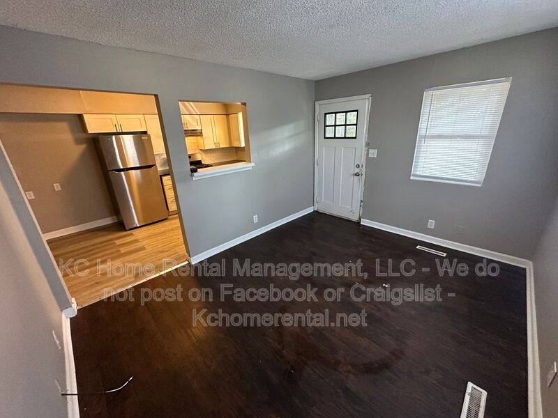 House for rent at 3436 S Oxford Ave, Independence, MO 64052