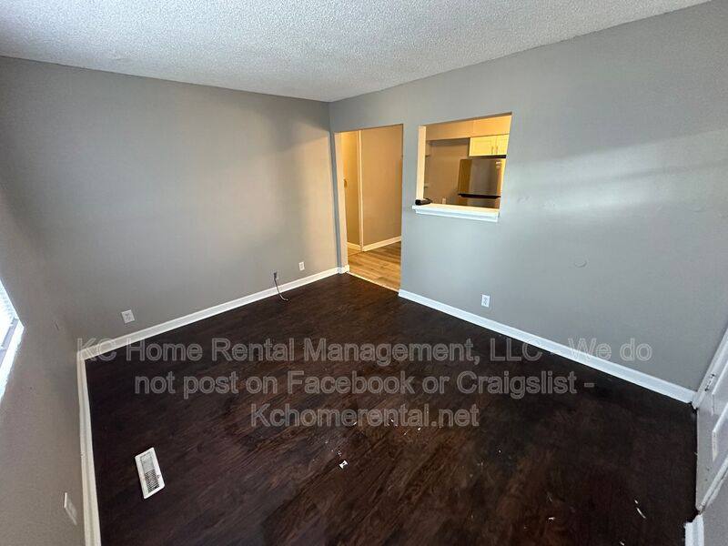 House for rent at 3436 S Oxford Ave, Independence, MO 64052