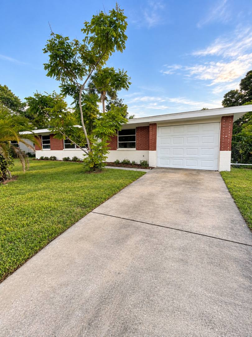 House for rent at 1464 Richmond Ave, Daytona Beach, FL 32117