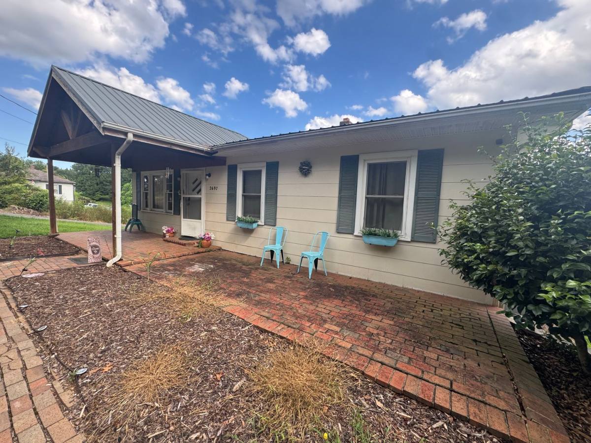 House for rent at 2697 Spears Rd, Lenoir, NC 28645