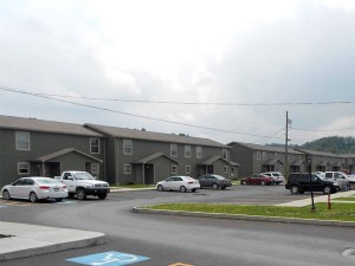 Townhouse for rent at 108 Alexandria Dr, Reedsville, WV 26547