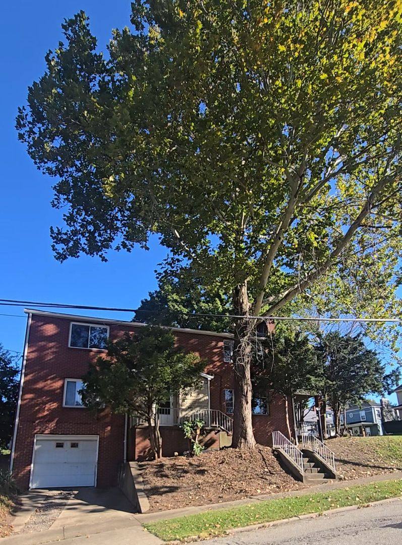 Apartment for rent at 1400 Center Ave, New Kensington, PA 15068