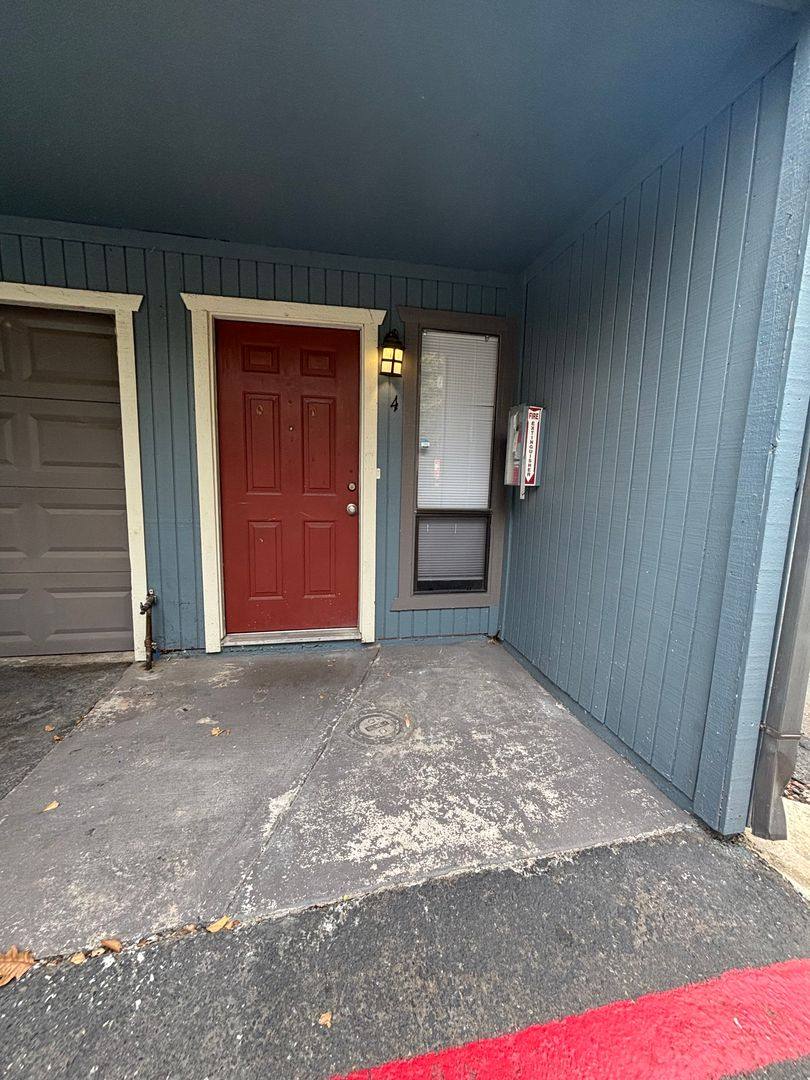 Townhouse for rent at Zanita Townhomes, 5034 Manzanita Ave, Carmichael, CA 95608