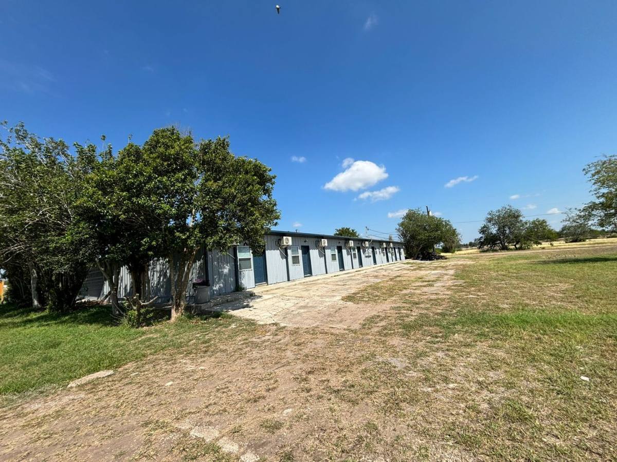 Apartment for rent at 1627 Fm-351 #2, Beeville, TX 78102