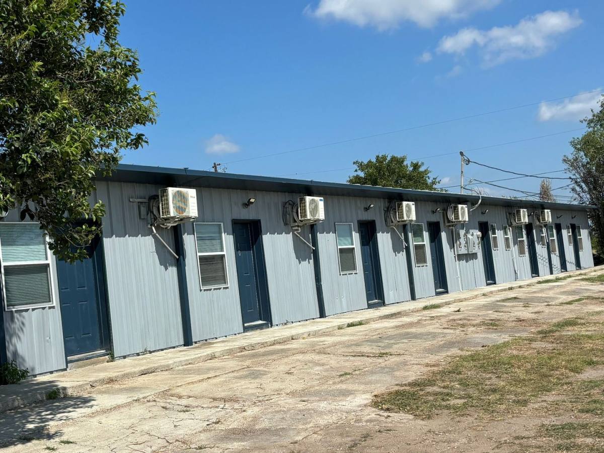 Apartment for rent at 1627 Fm-351 #2, Beeville, TX 78102