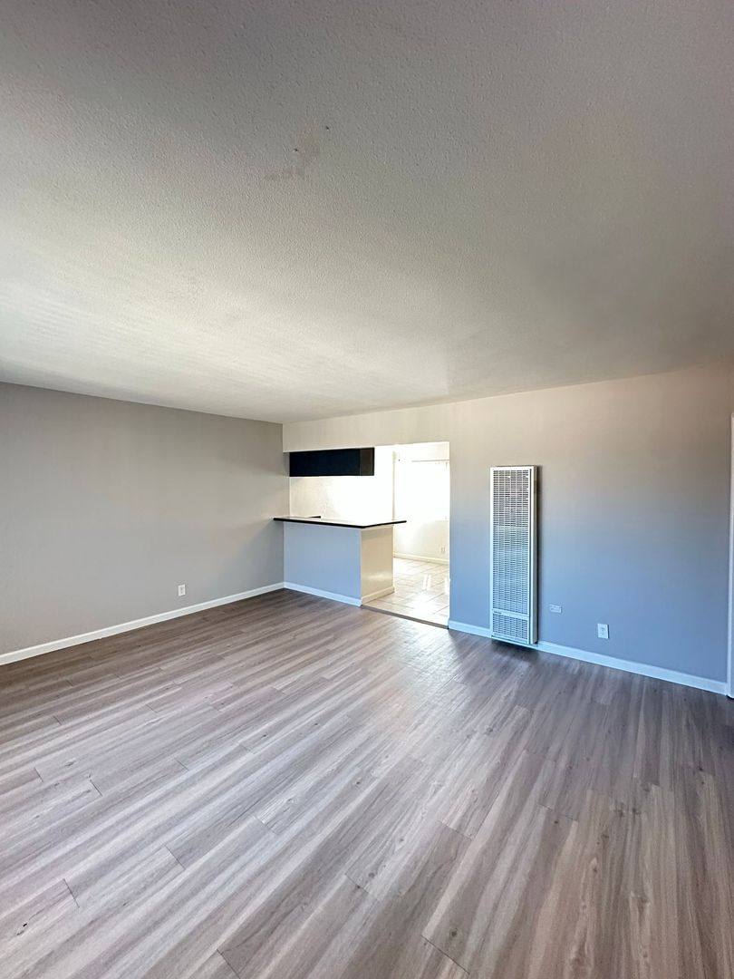 Apartment for rent at 1022 E 32nd St, Signal Hill, CA 90755