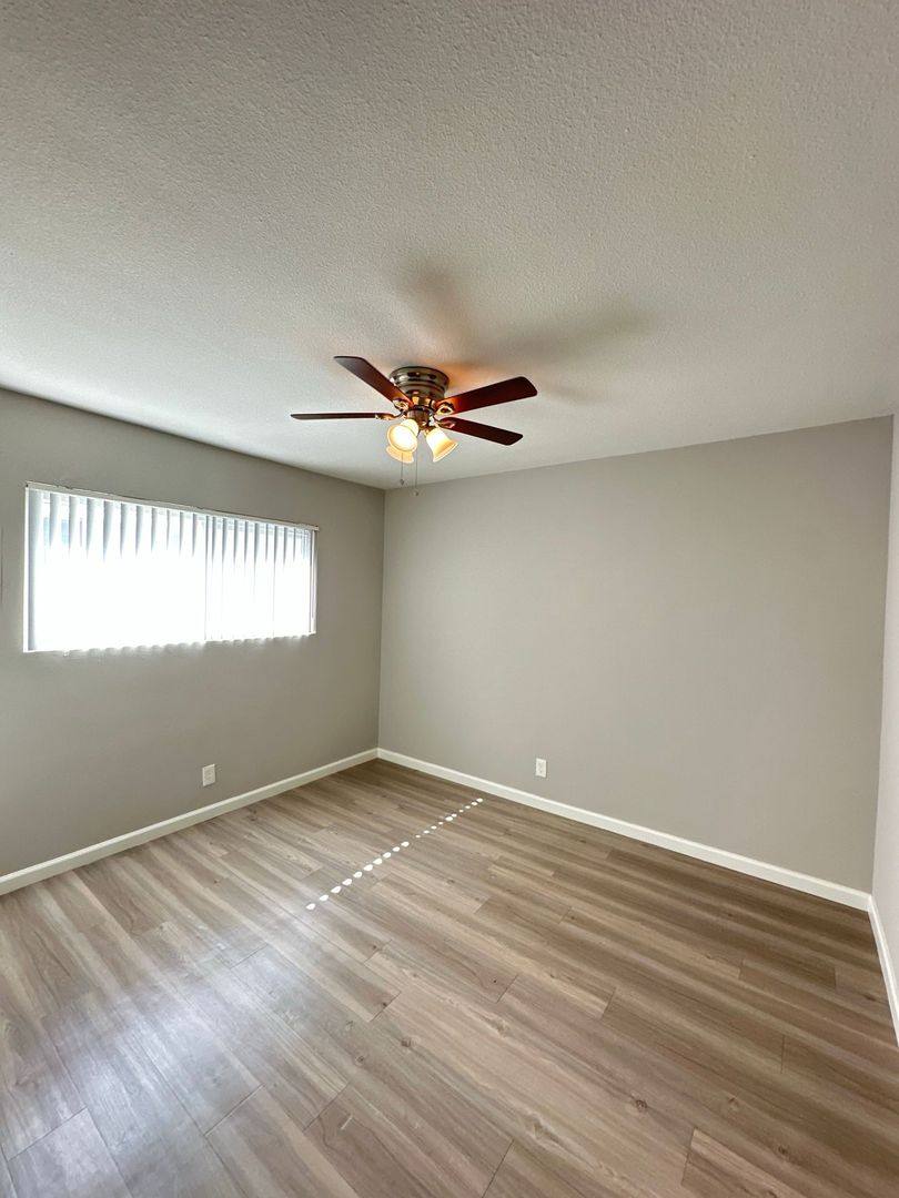 Apartment for rent at 1022 E 32nd St, Signal Hill, CA 90755