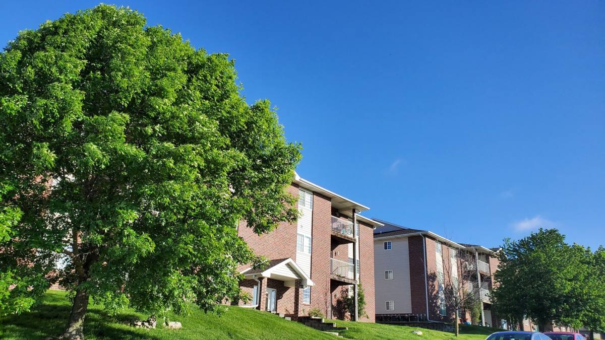Apartment for rent at 1606 Grandview Ave #12, Papillion, NE 68046