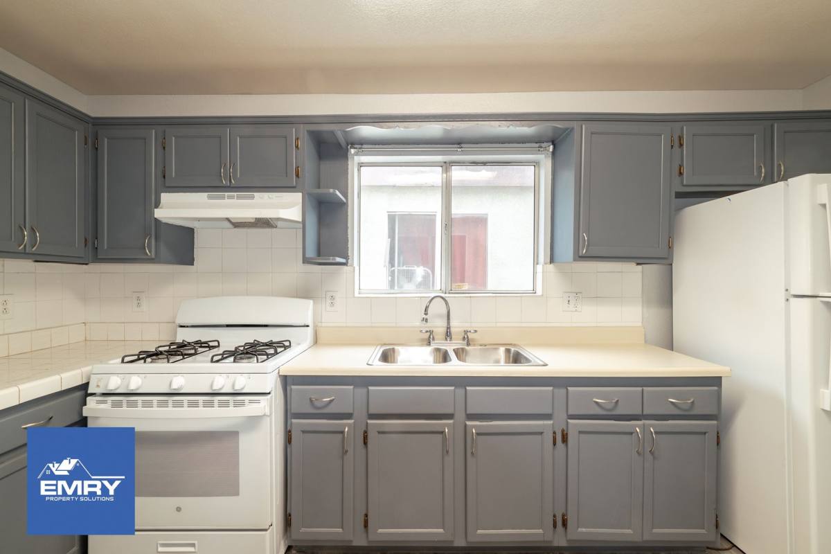 Apartment for rent at 106010 Wilmington Ave, Los Angeles, CA 90002