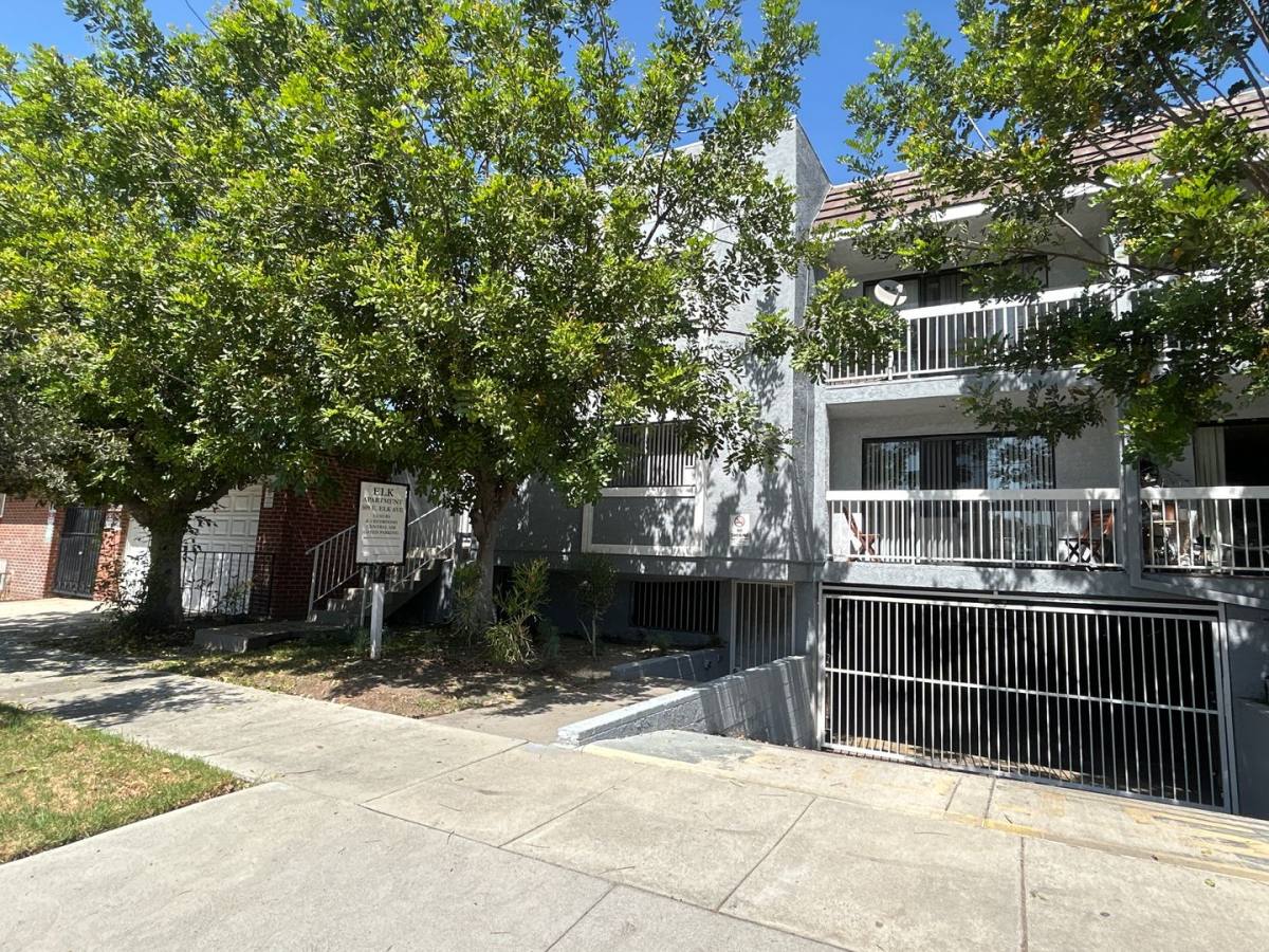 Apartment for rent at 309 E Elk Ave, Glendale, CA 91205