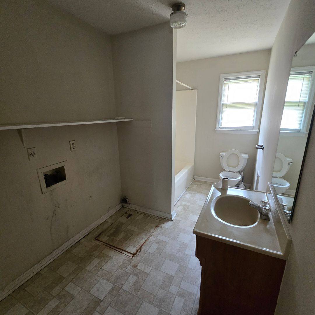 Apartment for rent at 1914 Swan Dr, Lenoir, NC 28645