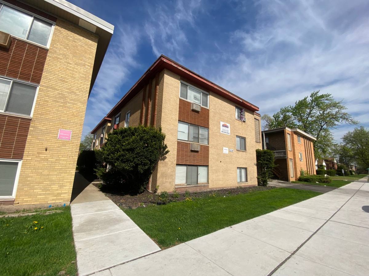 Apartment for rent at 2104-2108 S 17th Ave #GW, Broadview, IL 60155