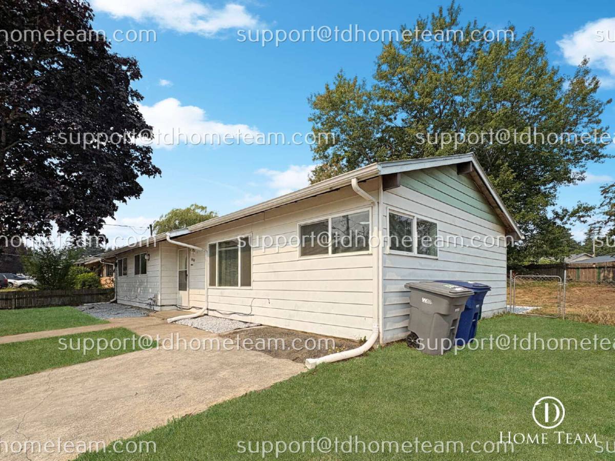House for rent at 15755 118th Ave SE, Renton, WA 98058
