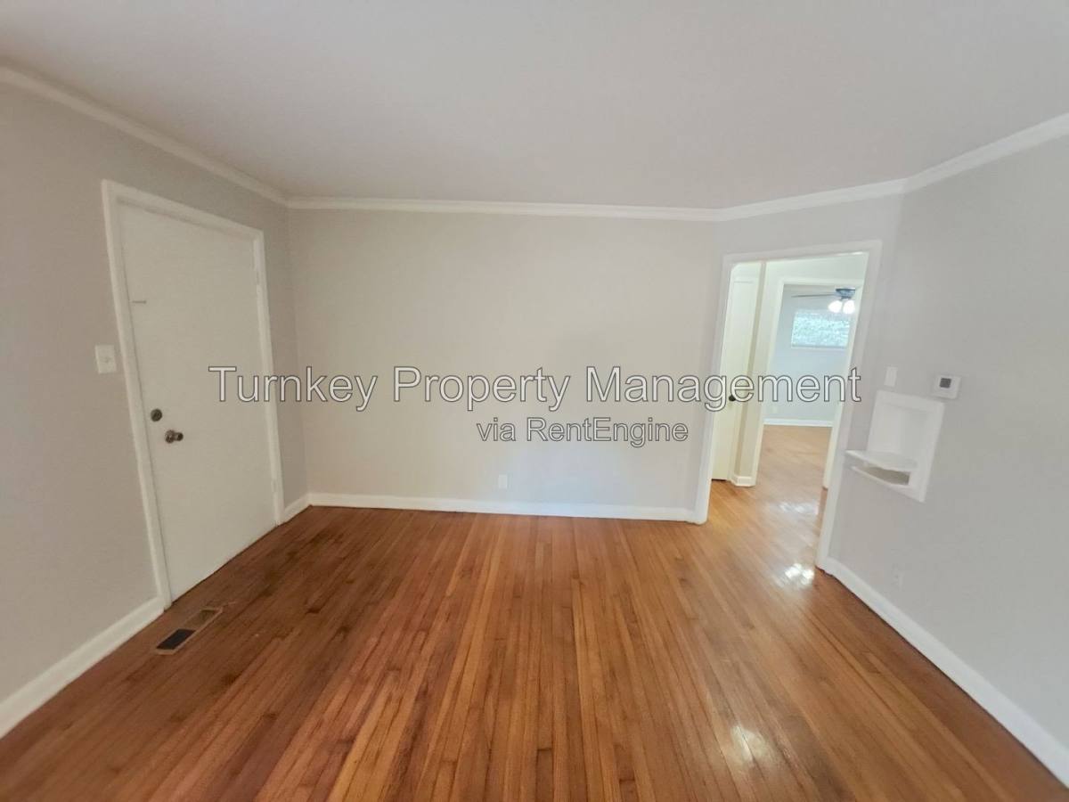 House for rent at 15 Woodcliff Circle, Little Rock, AR 72204