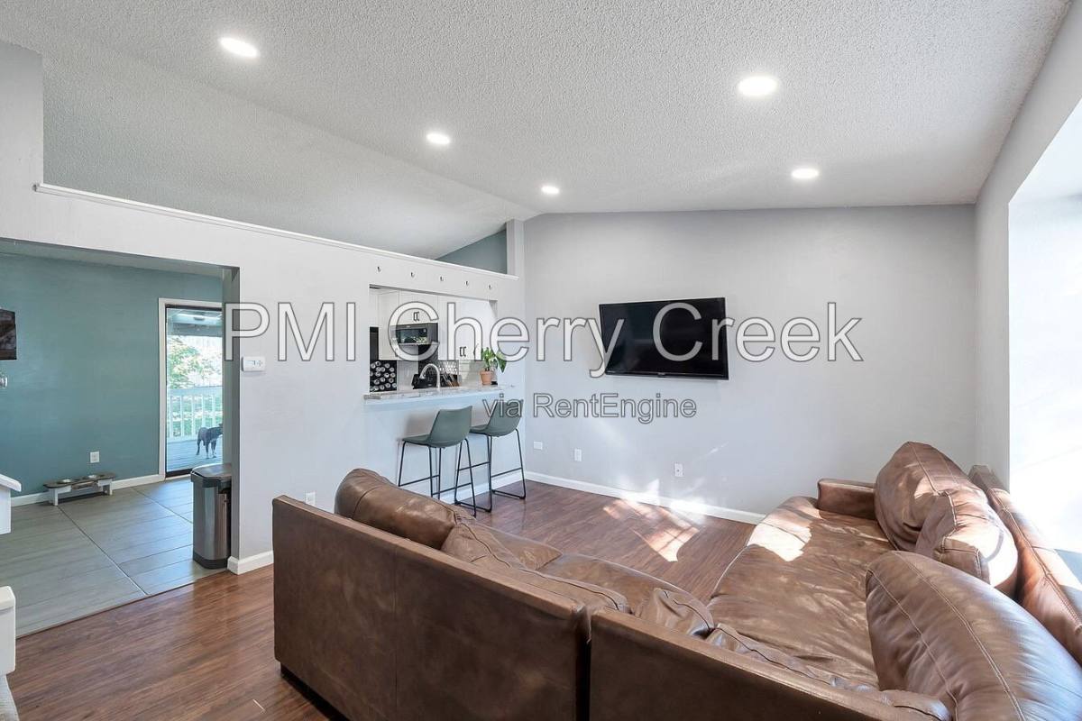 House for rent at 4891 S Holland Court, Littleton, CO 80123
