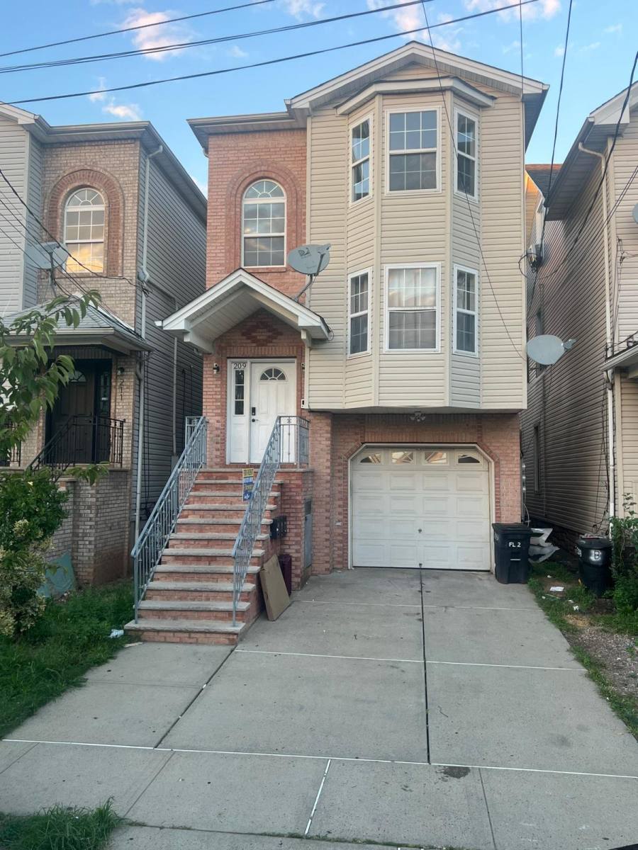Apartment for rent at 209 Franklin St #2, Elizabethport, NJ 07206