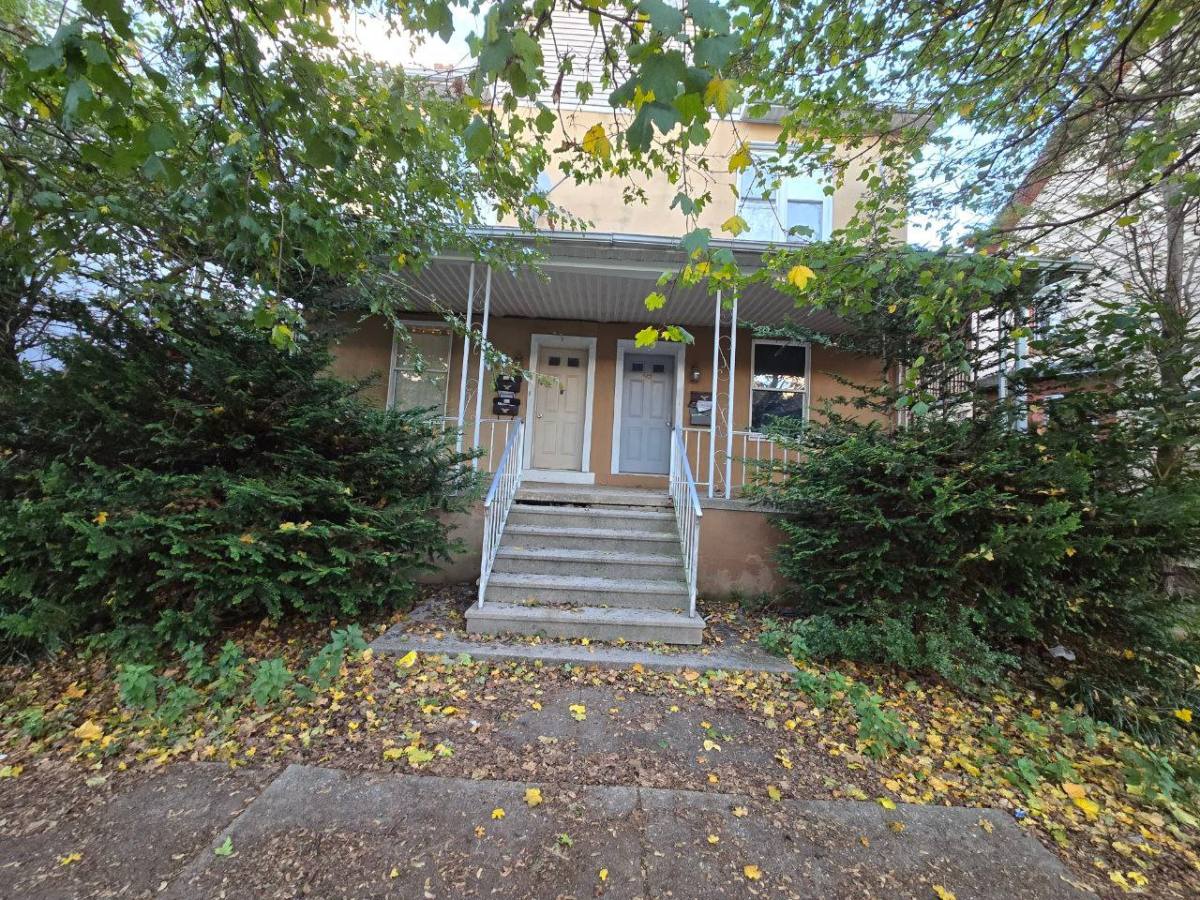 Apartment for rent at 444 N 5th St #1, Lebanon, PA 17046