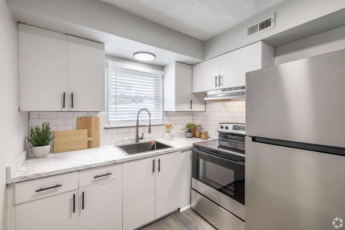 Apartment for rent at Prime Hamburg, 1740-1760 Jennifer Rd, Lexington, KY 40505