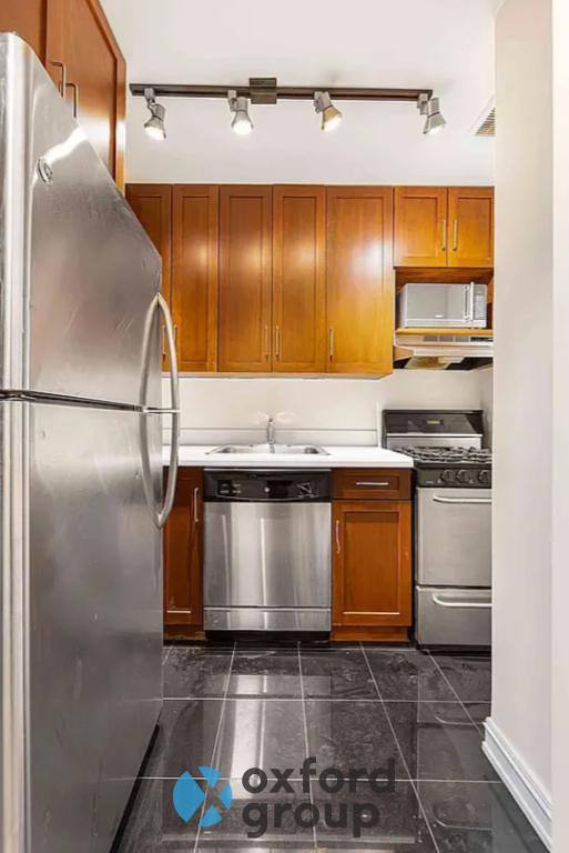 Apartment for rent at 170 E 83rd St #5R, New York, NY 10028