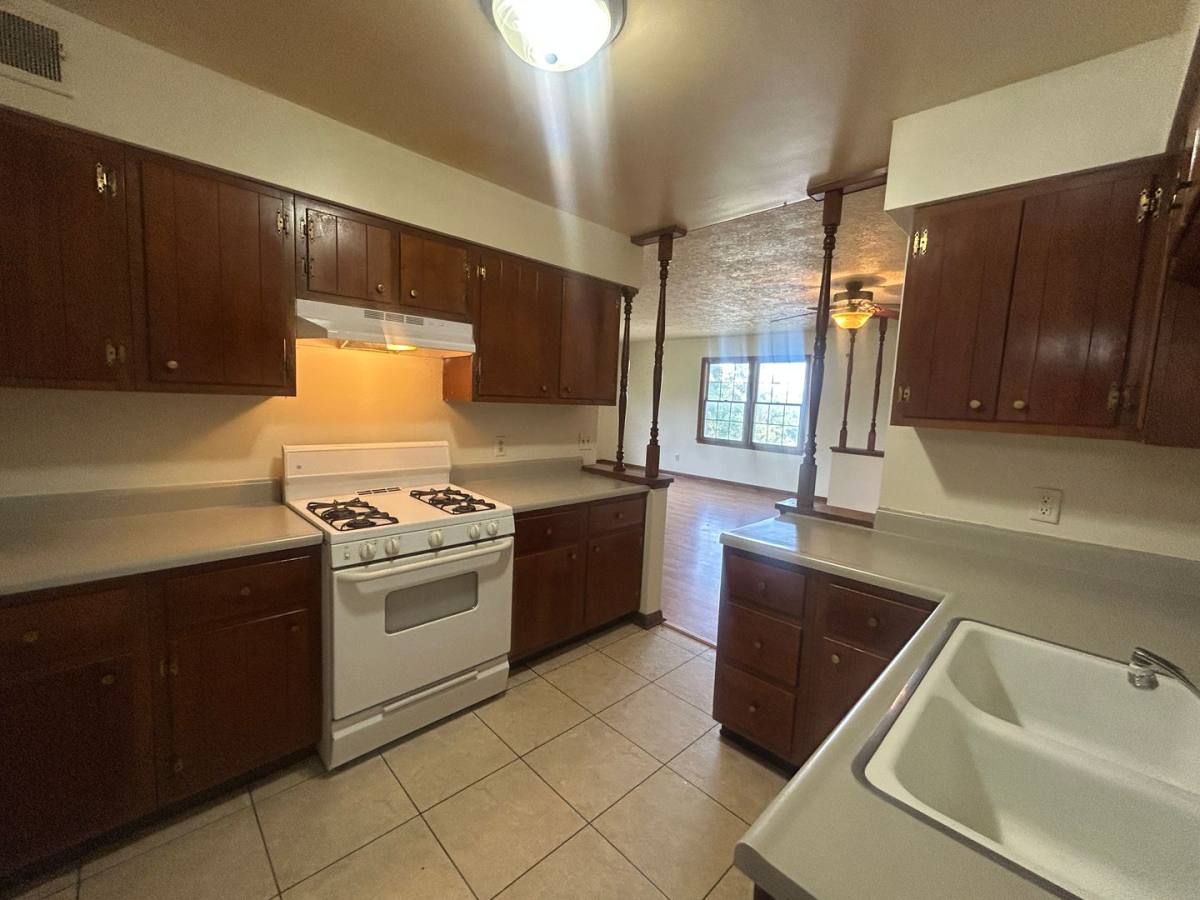 Apartment for rent at 1450 18th Ave, Rock Island, IL 61201