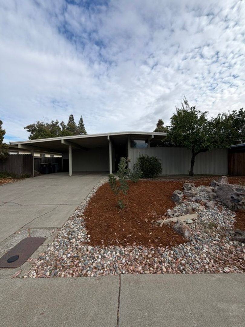 House for rent at 557 Villanova Dr, Davis, CA 95616