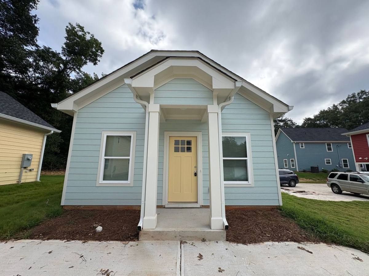 Apartment for rent at 185 Barnett Shoals Dr #B, Athens, GA 30605