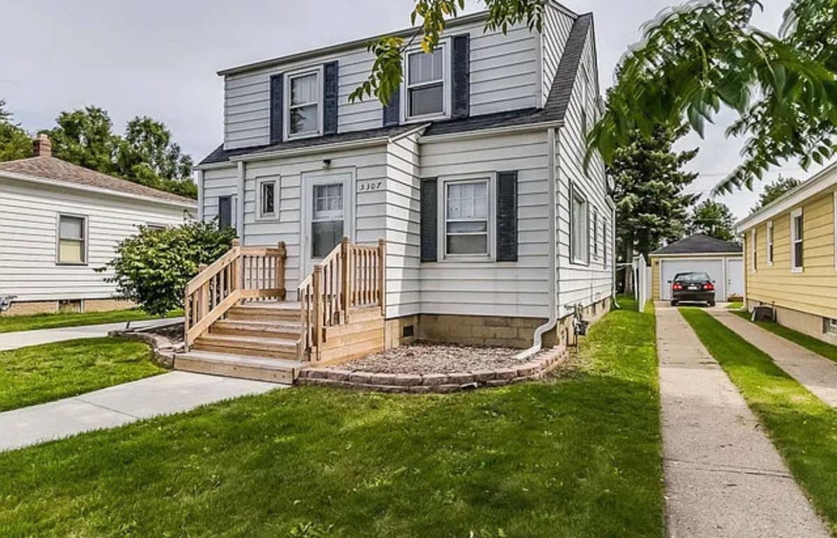 Apartment for rent at 5307 32nd Ave, Kenosha, WI 53144