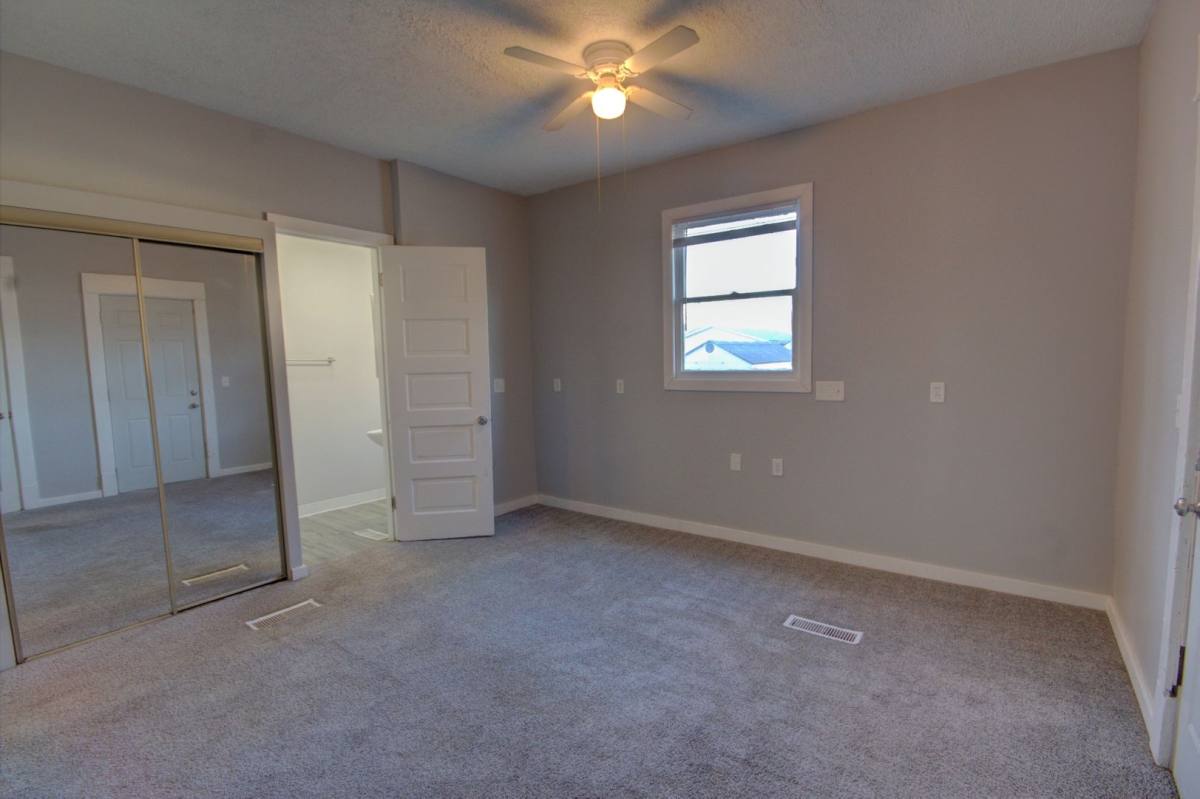 House for rent at 2230 Redwood Ave, Davenport, IA 52802