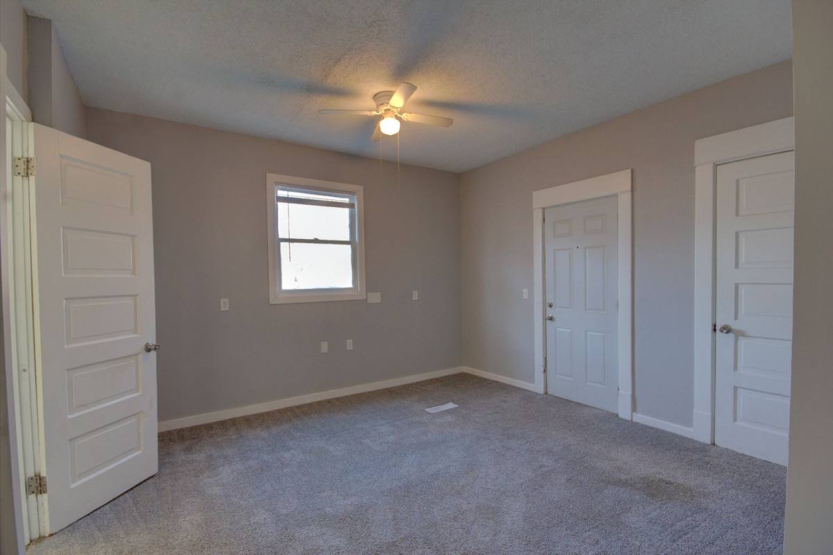 House for rent at 2230 Redwood Ave, Davenport, IA 52802