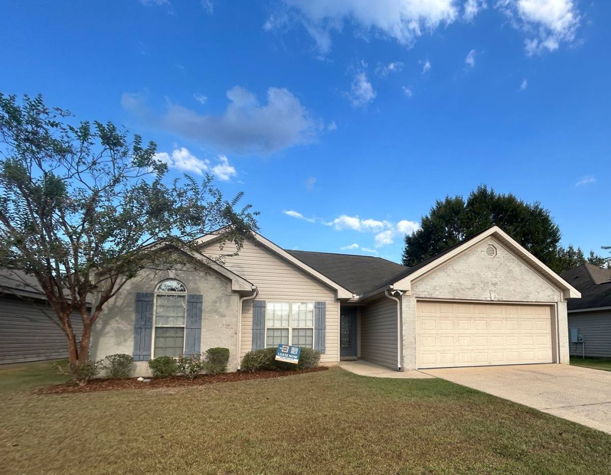 House for rent at 11403 Evergreen Ave, Northport, AL 35475